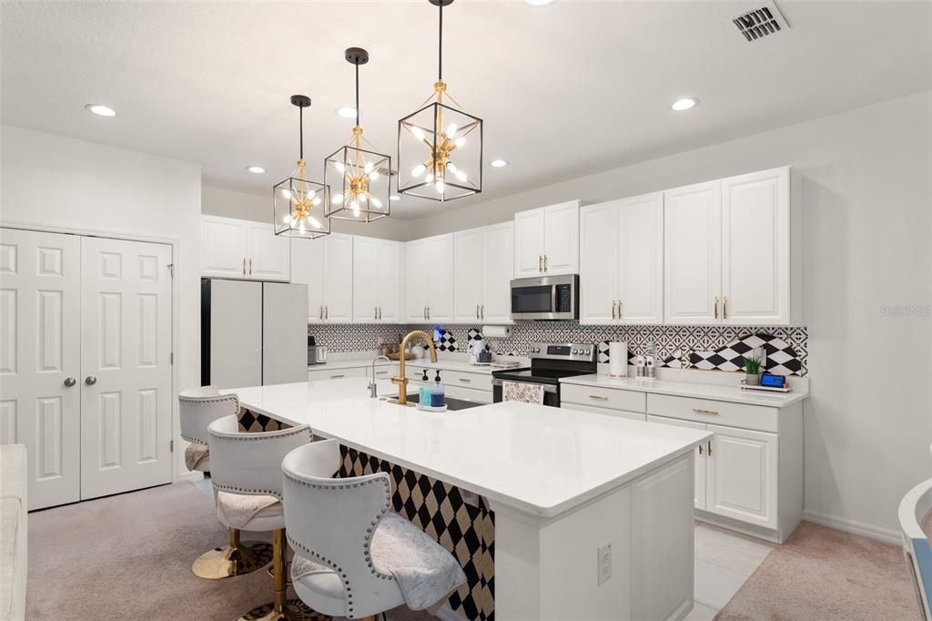 For Sale: $419,000 (4 beds, 2 baths, 2094 Square Feet)