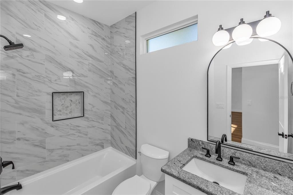 На продажу: $335,000 (3 спален, 2 ванн, 1547 Квадратных фут)