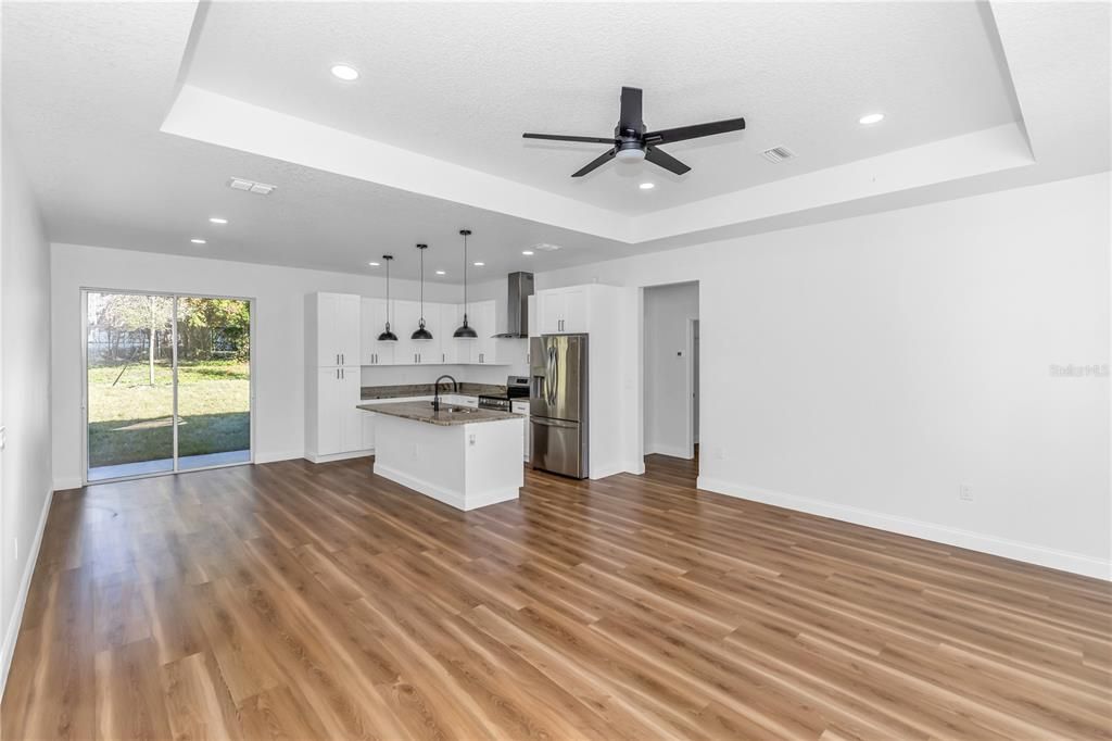 На продажу: $335,000 (3 спален, 2 ванн, 1547 Квадратных фут)