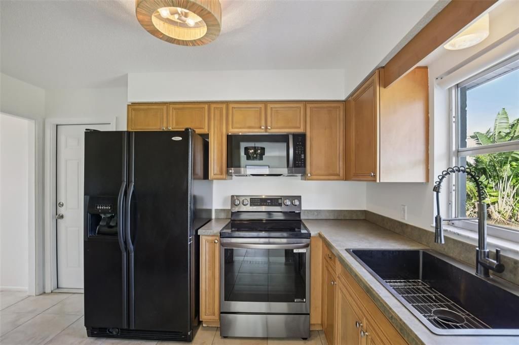 En Venta: $295,000 (3 camas, 2 baños, 1125 Pies cuadrados)