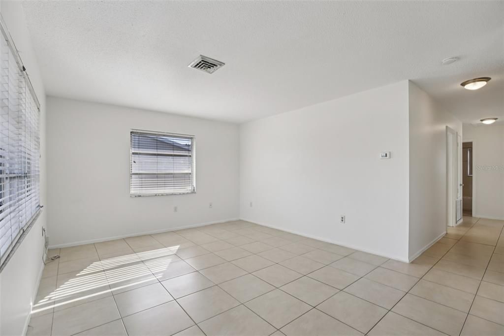 En Venta: $295,000 (3 camas, 2 baños, 1125 Pies cuadrados)