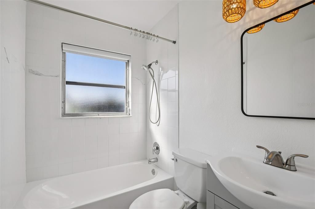 En Venta: $295,000 (3 camas, 2 baños, 1125 Pies cuadrados)