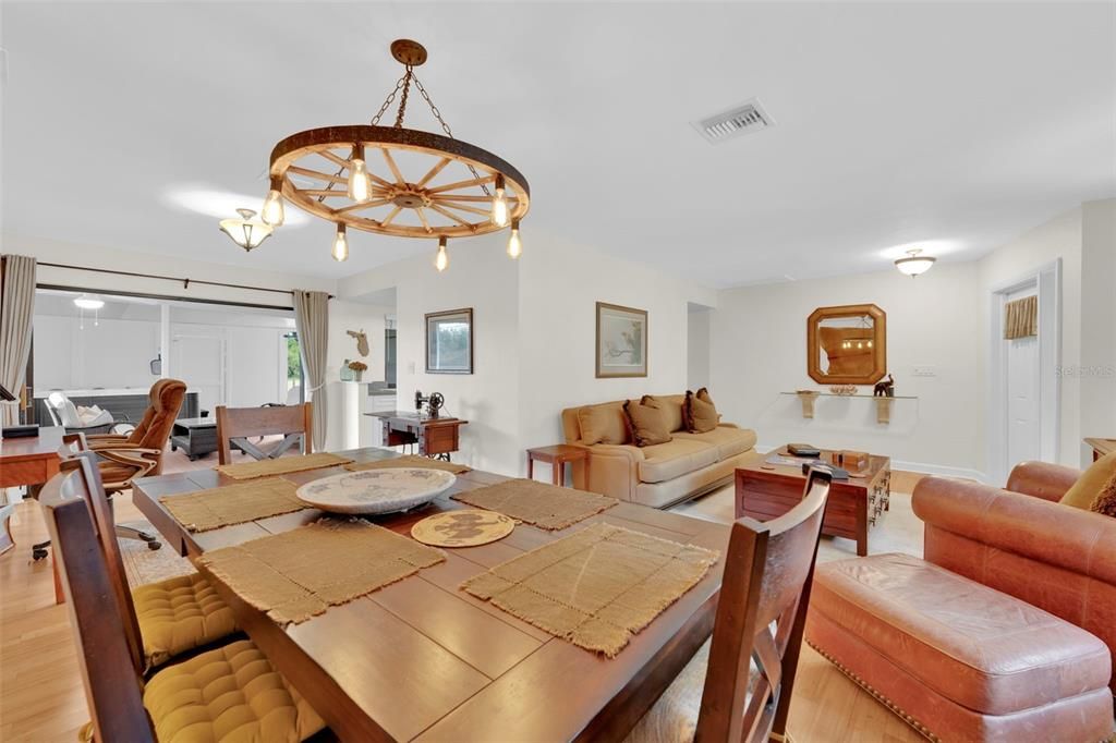 待售: $519,000 (3 贝兹, 2 浴室, 1810 平方英尺)