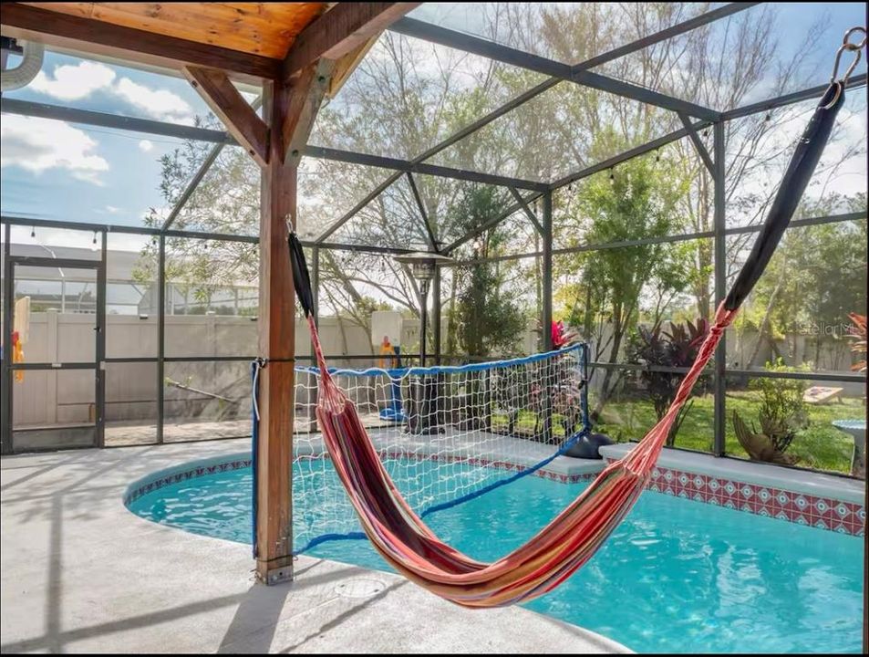 For Rent: $2,850 (4 beds, 2 baths, 2037 Square Feet)