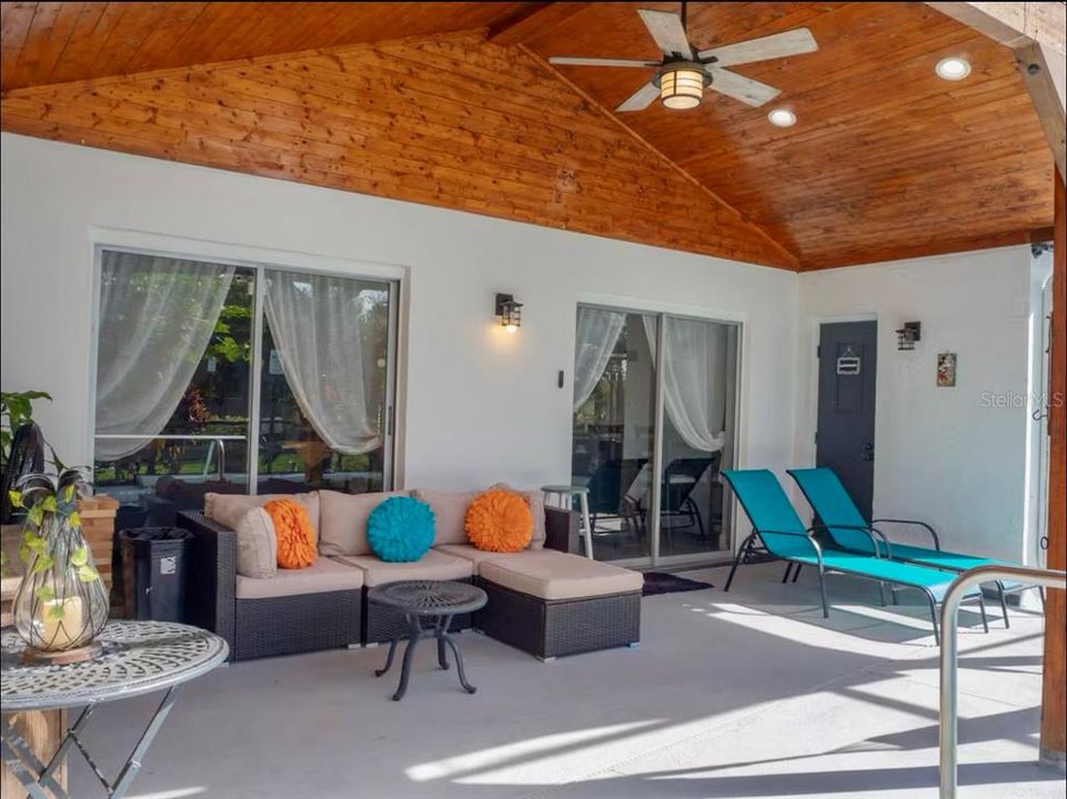 For Rent: $2,850 (4 beds, 2 baths, 2037 Square Feet)