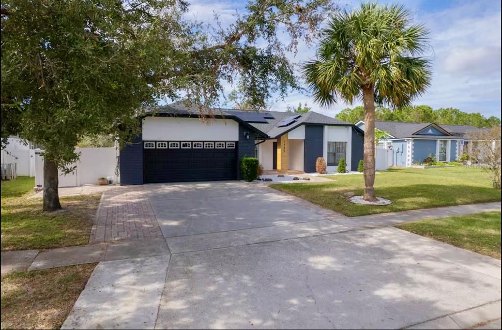 For Rent: $2,850 (4 beds, 2 baths, 2037 Square Feet)