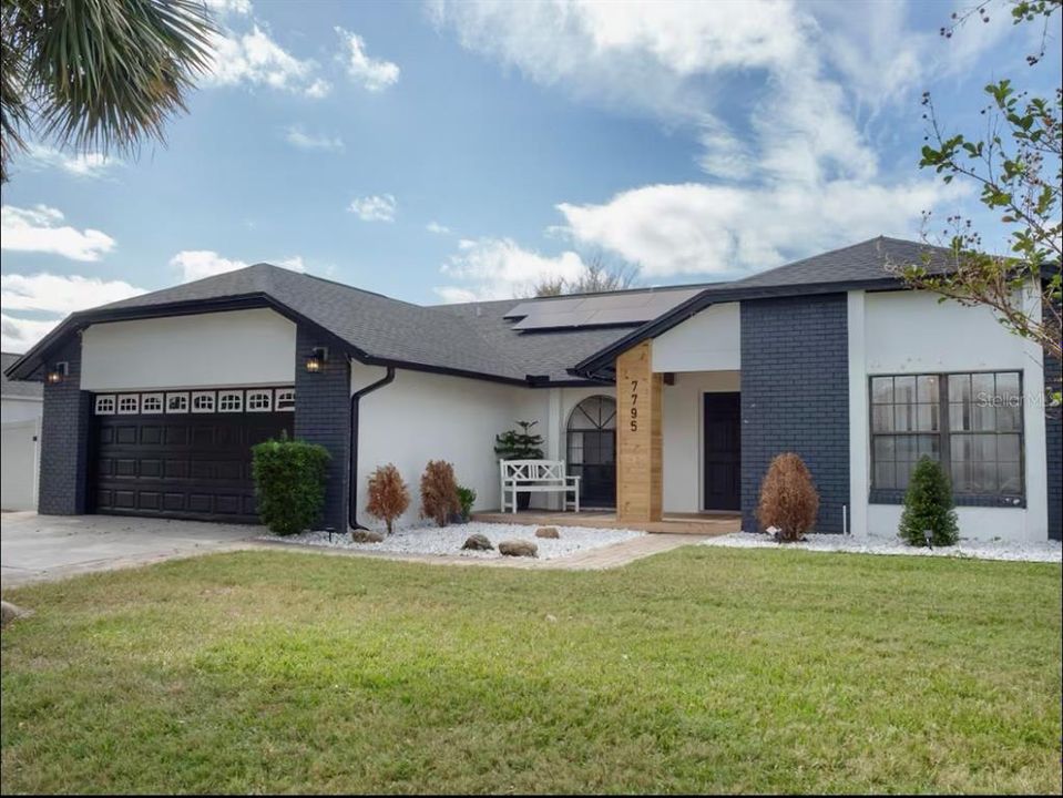 For Rent: $2,850 (4 beds, 2 baths, 2037 Square Feet)