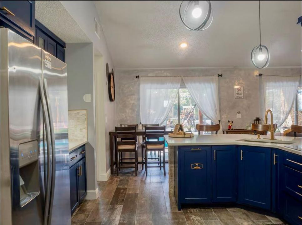 For Rent: $2,850 (4 beds, 2 baths, 2037 Square Feet)