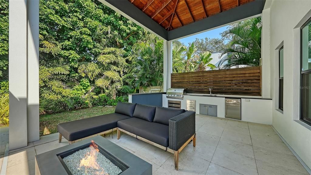 En Venta: $4,895,000 (4 camas, 4 baños, 4217 Pies cuadrados)