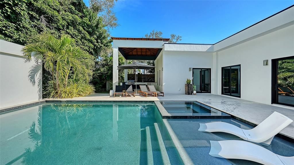 En Venta: $4,895,000 (4 camas, 4 baños, 4217 Pies cuadrados)