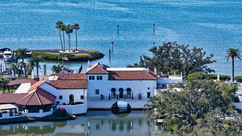 En Venta: $4,895,000 (4 camas, 4 baños, 4217 Pies cuadrados)