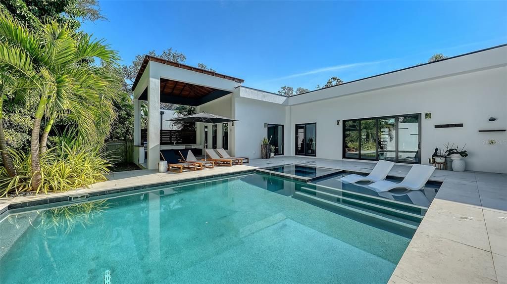 En Venta: $4,895,000 (4 camas, 4 baños, 4217 Pies cuadrados)