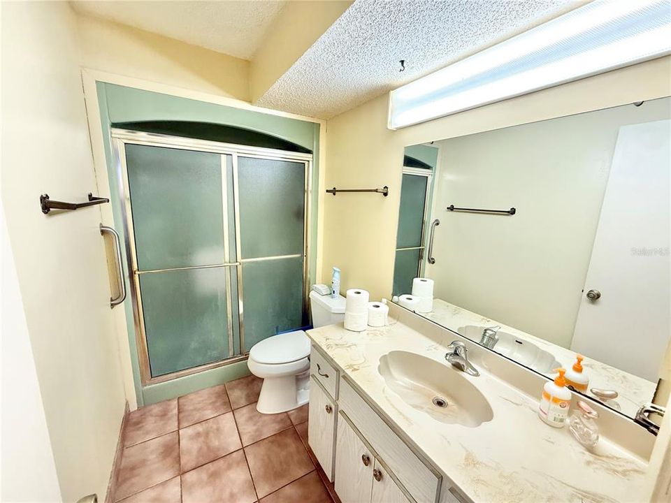 На продажу: $249,900 (2 спален, 2 ванн, 1483 Квадратных фут)