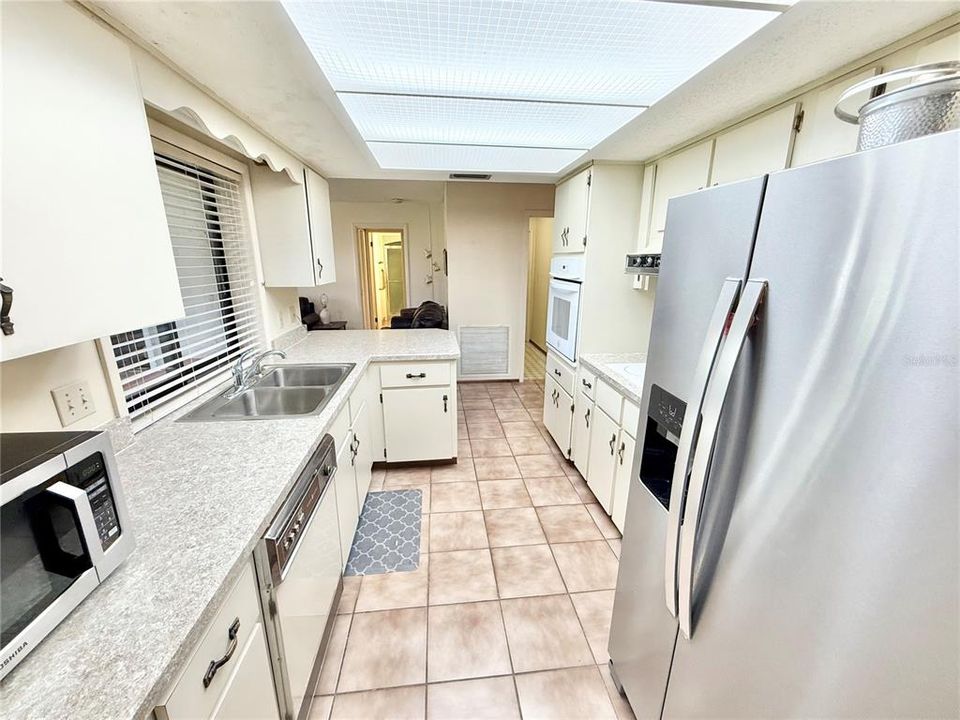 На продажу: $249,900 (2 спален, 2 ванн, 1483 Квадратных фут)