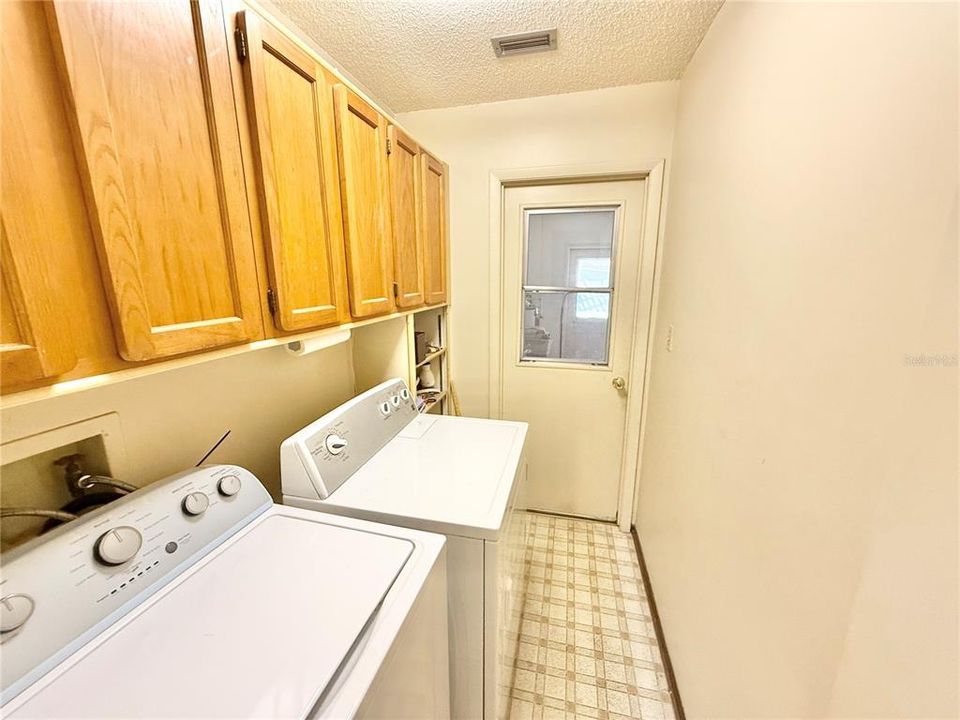 На продажу: $249,900 (2 спален, 2 ванн, 1483 Квадратных фут)