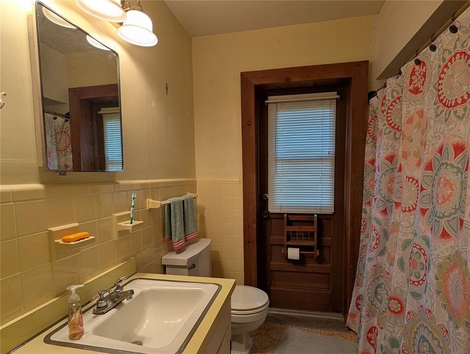 For Sale: $330,000 (3 beds, 2 baths, 1335 Square Feet)