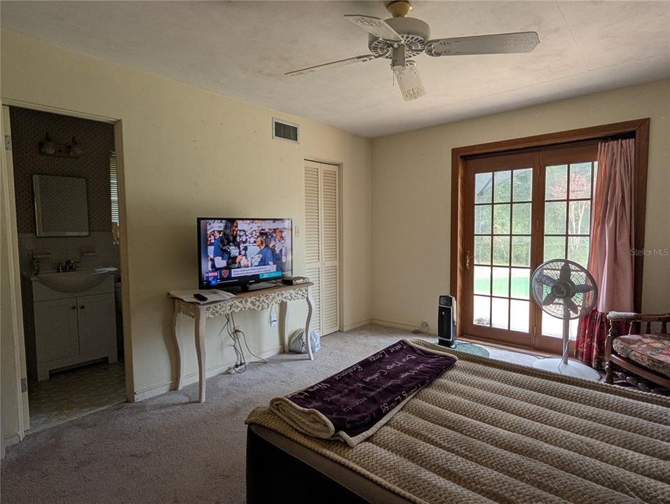 For Sale: $330,000 (3 beds, 2 baths, 1335 Square Feet)