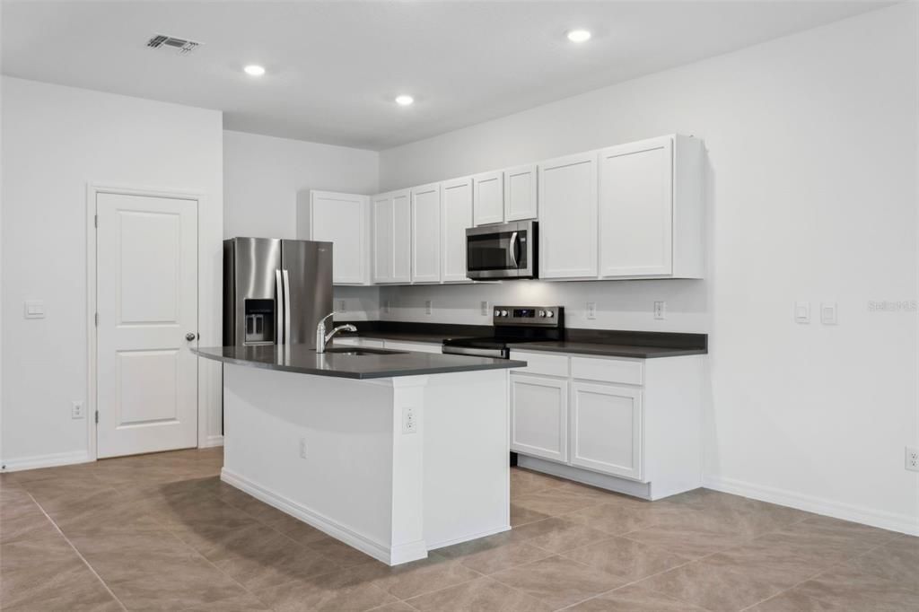 En Renta: $2,400 (3 camas, 2 baños, 1673 Pies cuadrados)