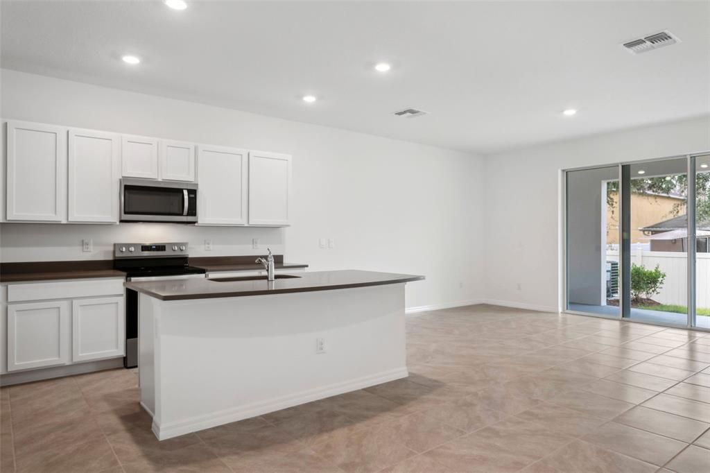 En Renta: $2,400 (3 camas, 2 baños, 1673 Pies cuadrados)