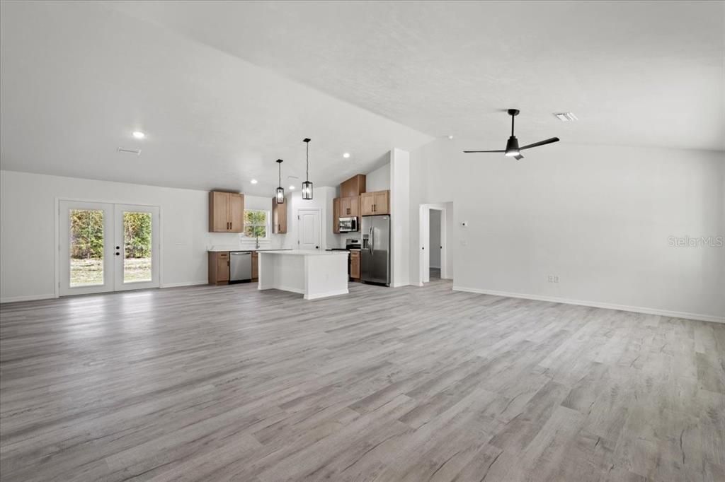 На продажу: $429,000 (3 спален, 2 ванн, 1804 Квадратных фут)