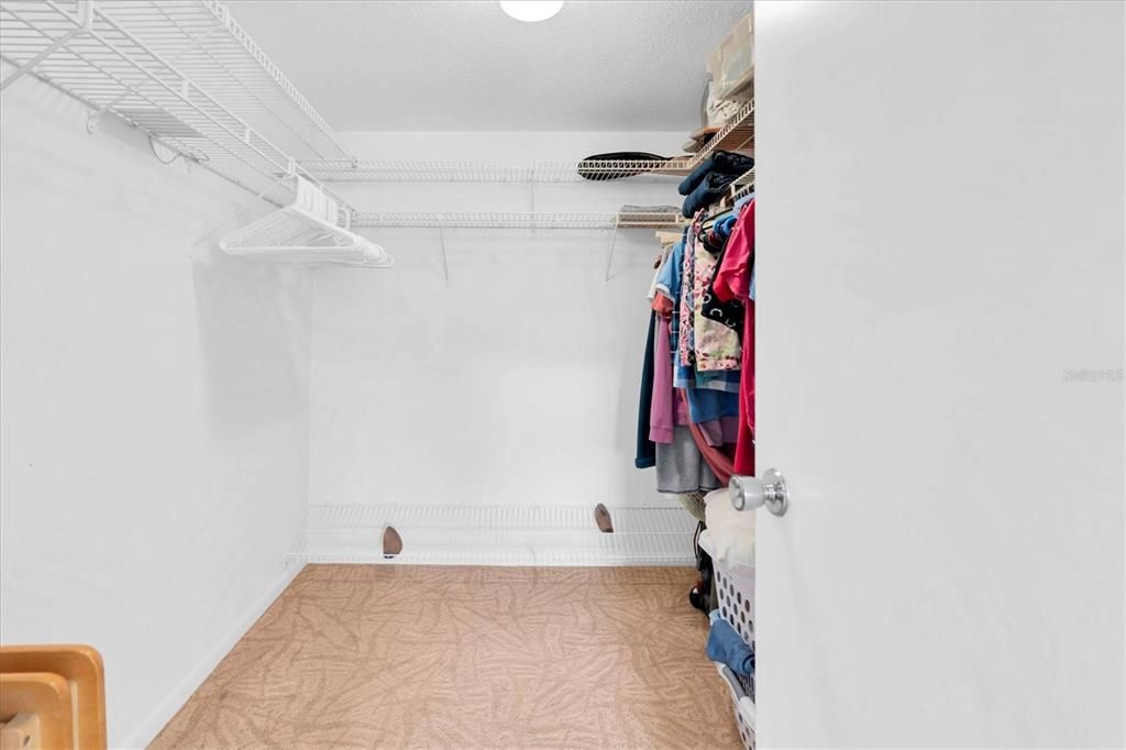 待售: $295,000 (2 贝兹, 2 浴室, 1350 平方英尺)