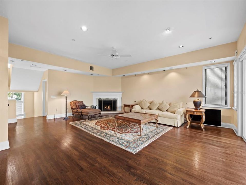 На продажу: $1,100,000 (3 спален, 2 ванн, 2813 Квадратных фут)