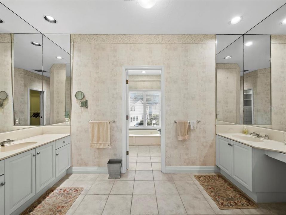 На продажу: $1,100,000 (3 спален, 2 ванн, 2813 Квадратных фут)