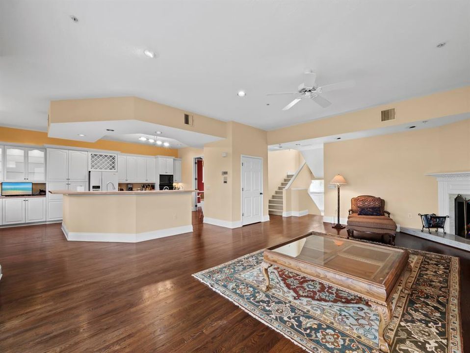 На продажу: $1,100,000 (3 спален, 2 ванн, 2813 Квадратных фут)