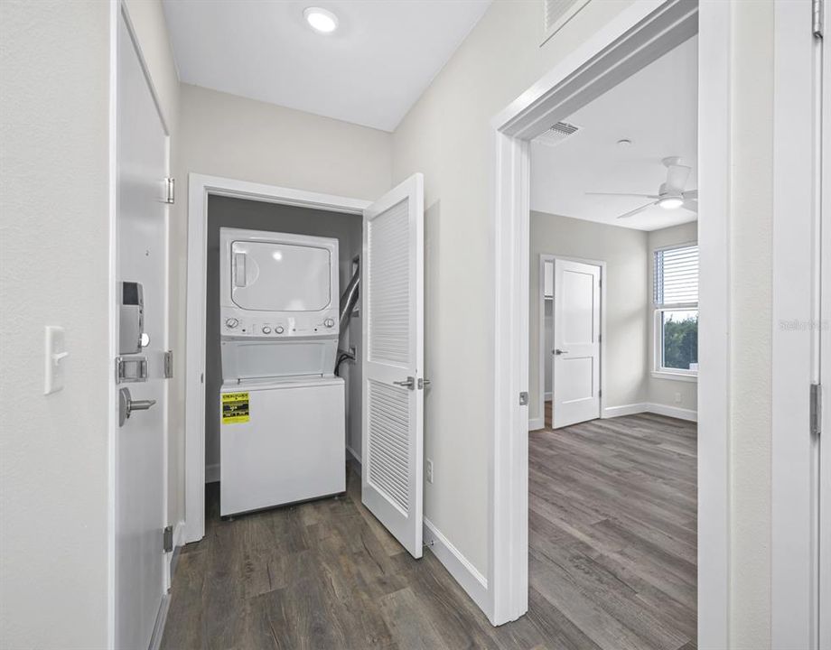 For Rent: $2,250 (1 beds, 1 baths, 740 Square Feet)