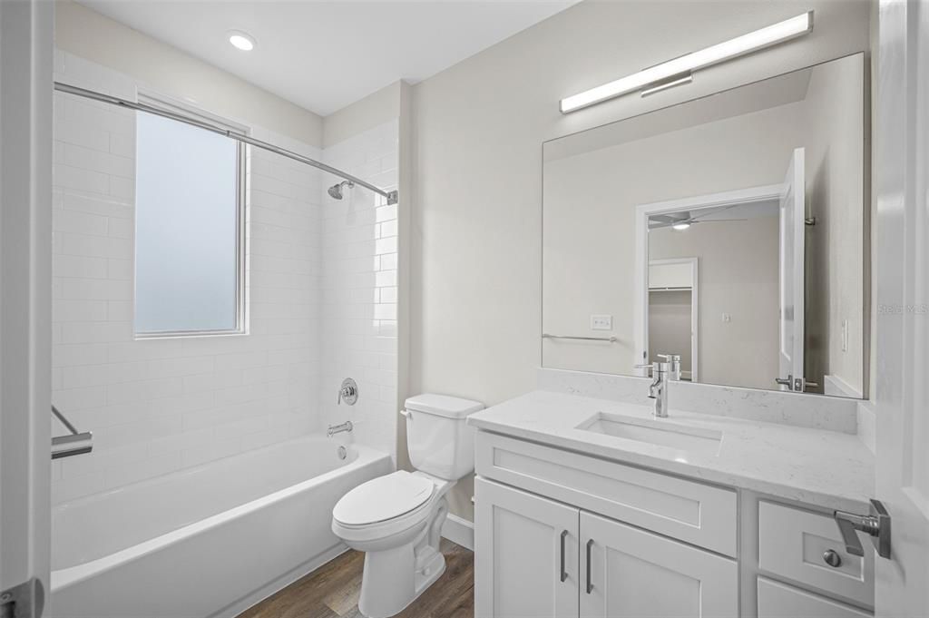 For Rent: $2,250 (1 beds, 1 baths, 740 Square Feet)