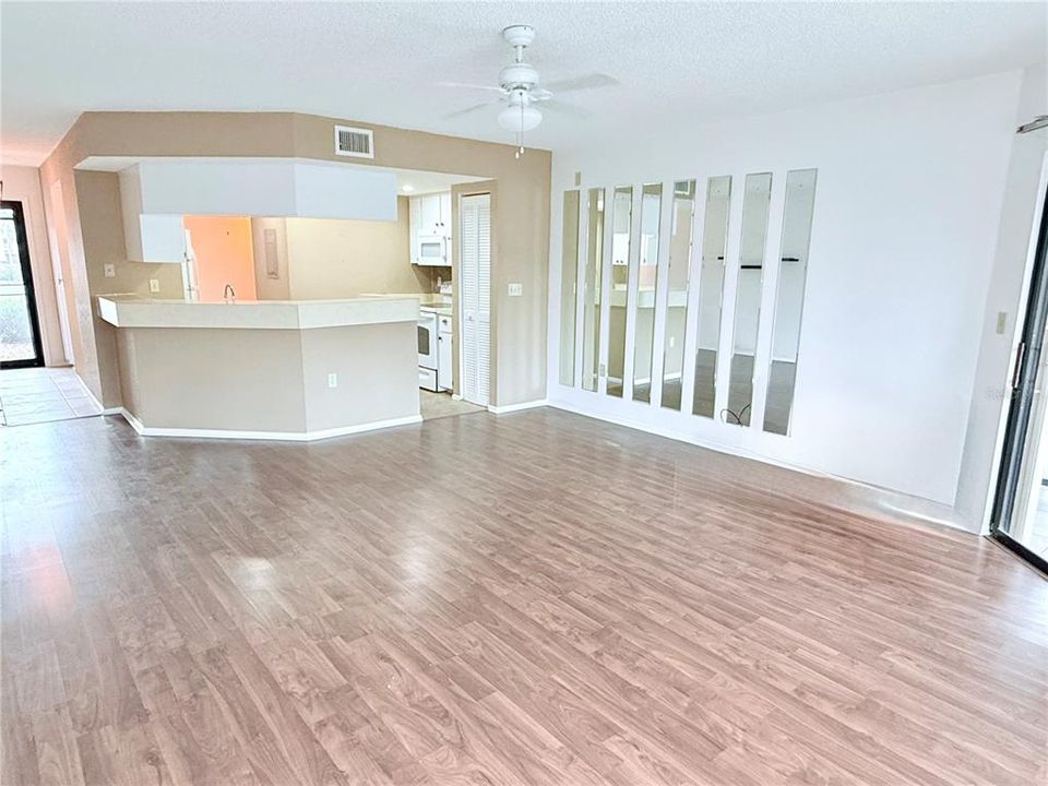 En Venta: $189,500 (2 camas, 2 baños, 1138 Pies cuadrados)