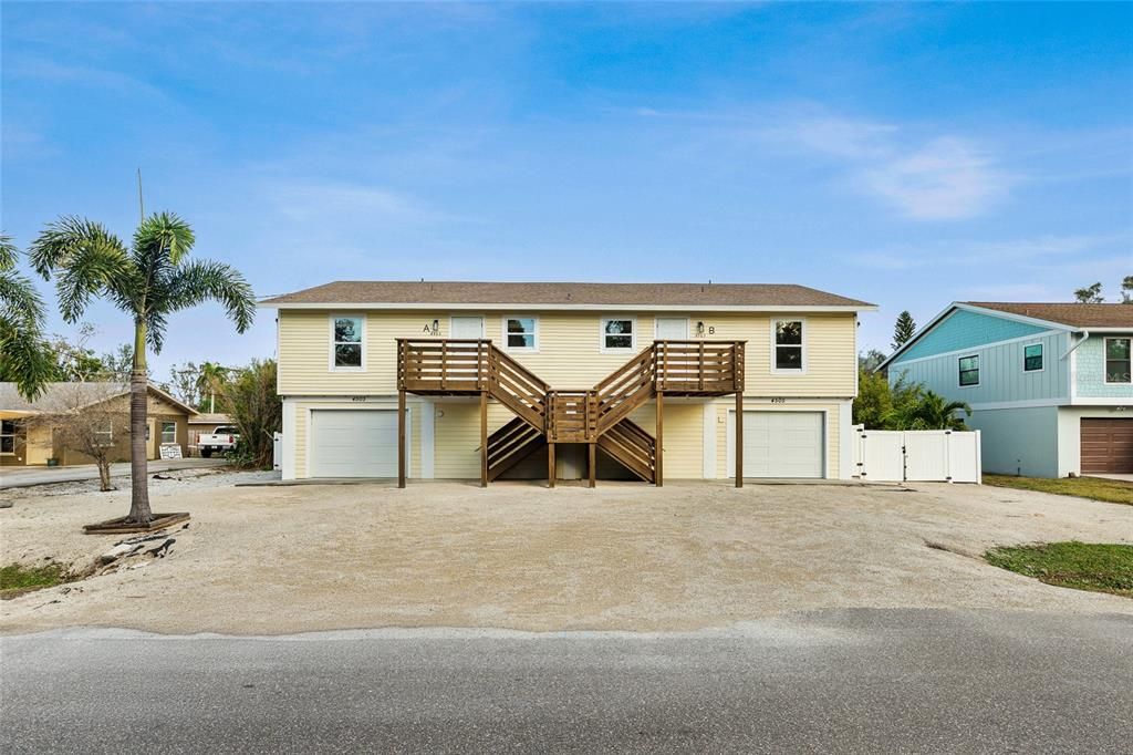 На продажу: $1,095,000 (4 спален, 0 ванн, 2204 Квадратных фут)