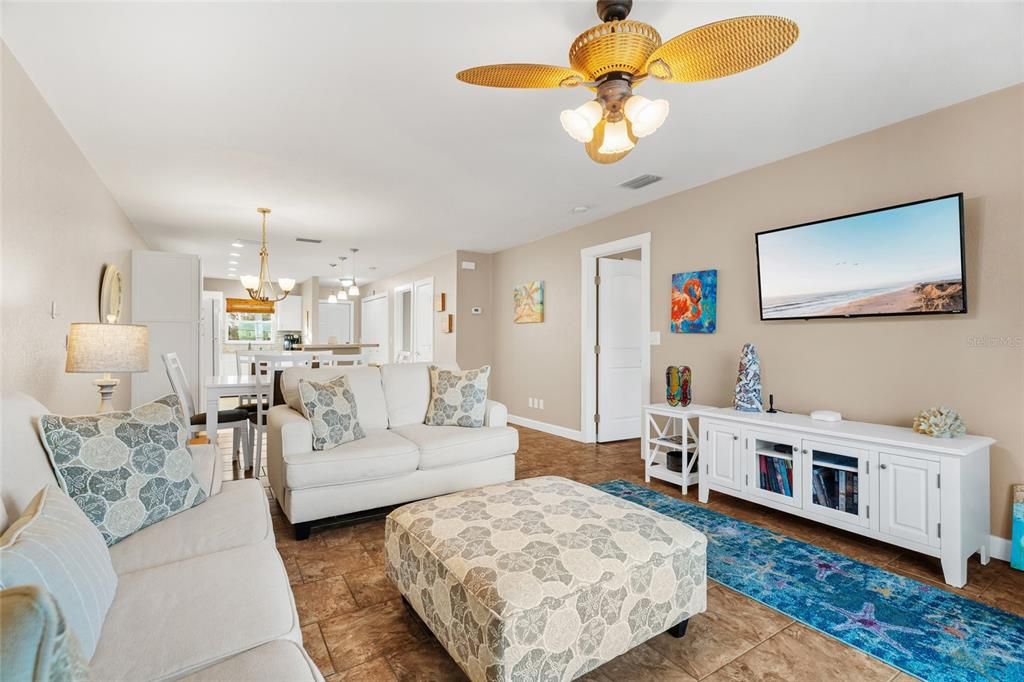 На продажу: $1,095,000 (4 спален, 0 ванн, 2204 Квадратных фут)