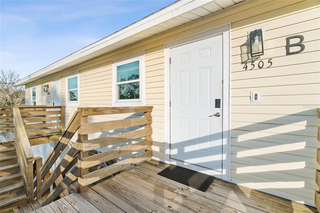 На продажу: $1,095,000 (4 спален, 0 ванн, 2204 Квадратных фут)