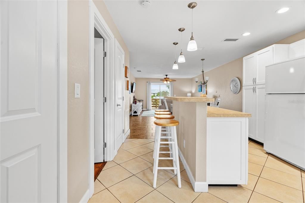 На продажу: $1,095,000 (4 спален, 0 ванн, 2204 Квадратных фут)