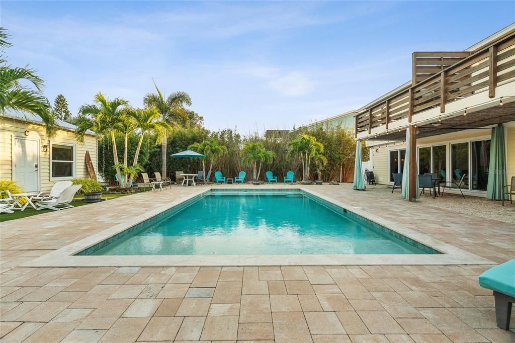 На продажу: $1,095,000 (4 спален, 0 ванн, 2204 Квадратных фут)