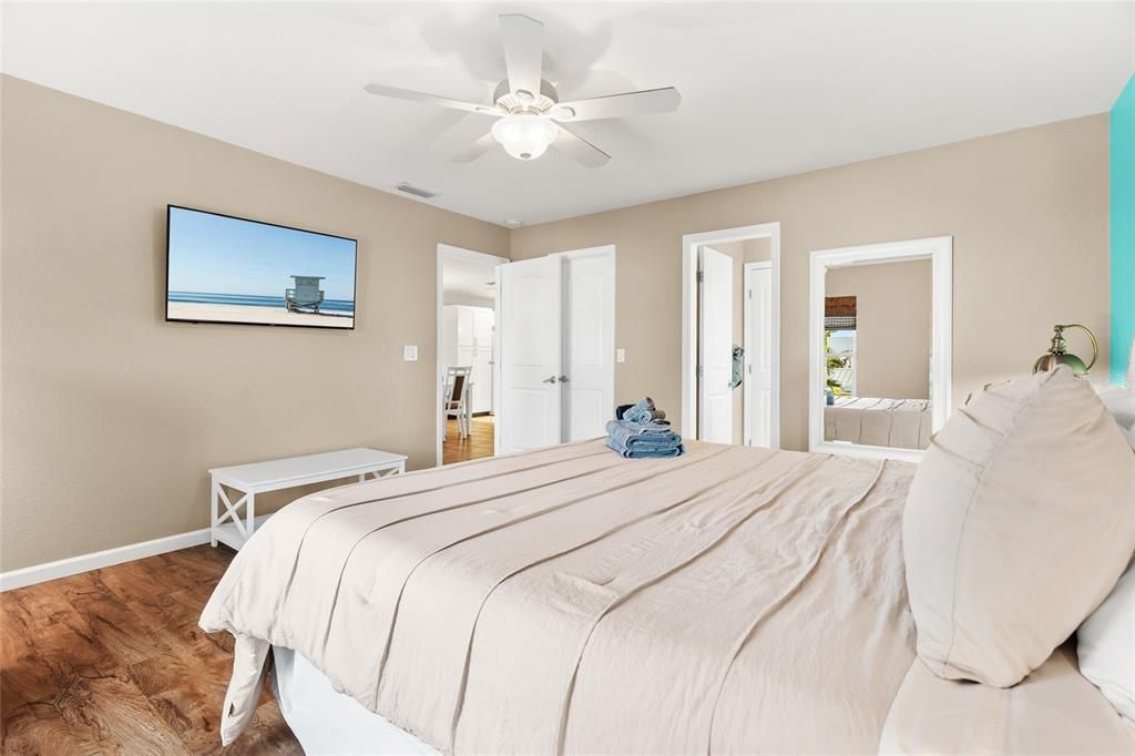 На продажу: $1,095,000 (4 спален, 0 ванн, 2204 Квадратных фут)