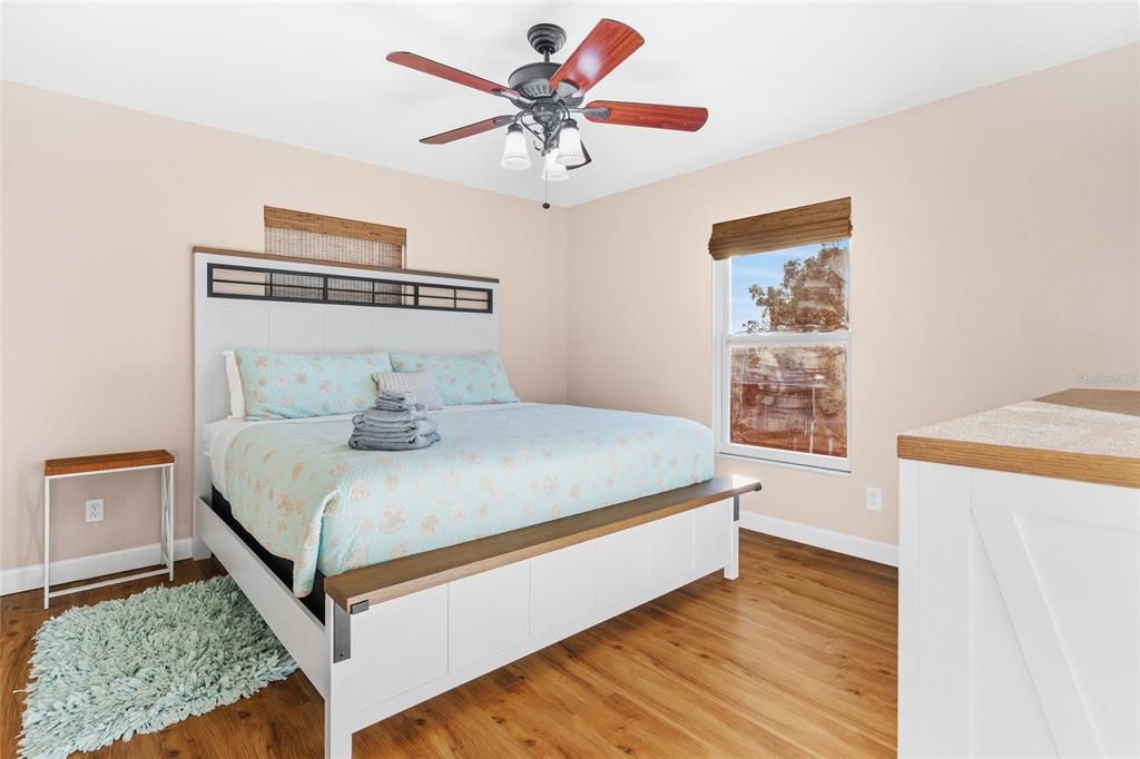 На продажу: $1,095,000 (4 спален, 0 ванн, 2204 Квадратных фут)