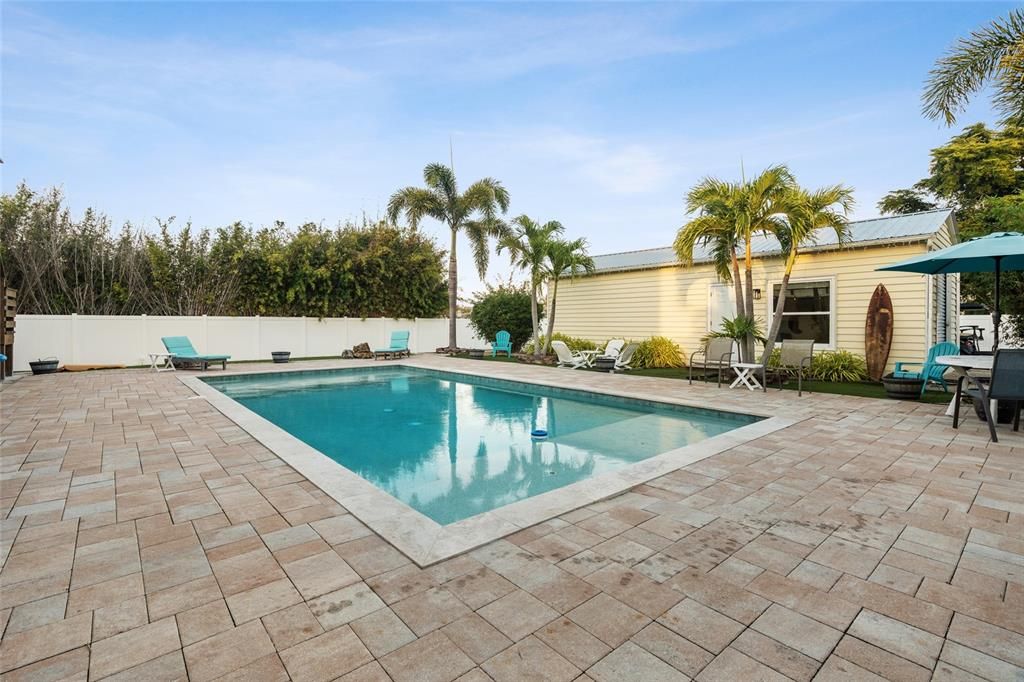 На продажу: $1,095,000 (4 спален, 0 ванн, 2204 Квадратных фут)