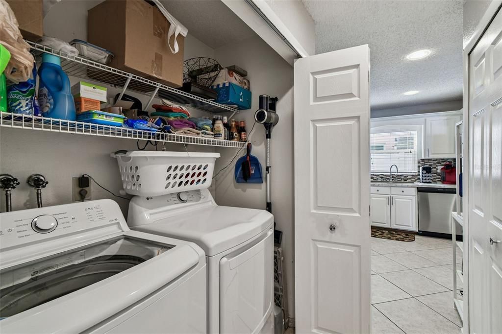 На продажу: $449,900 (3 спален, 2 ванн, 1214 Квадратных фут)