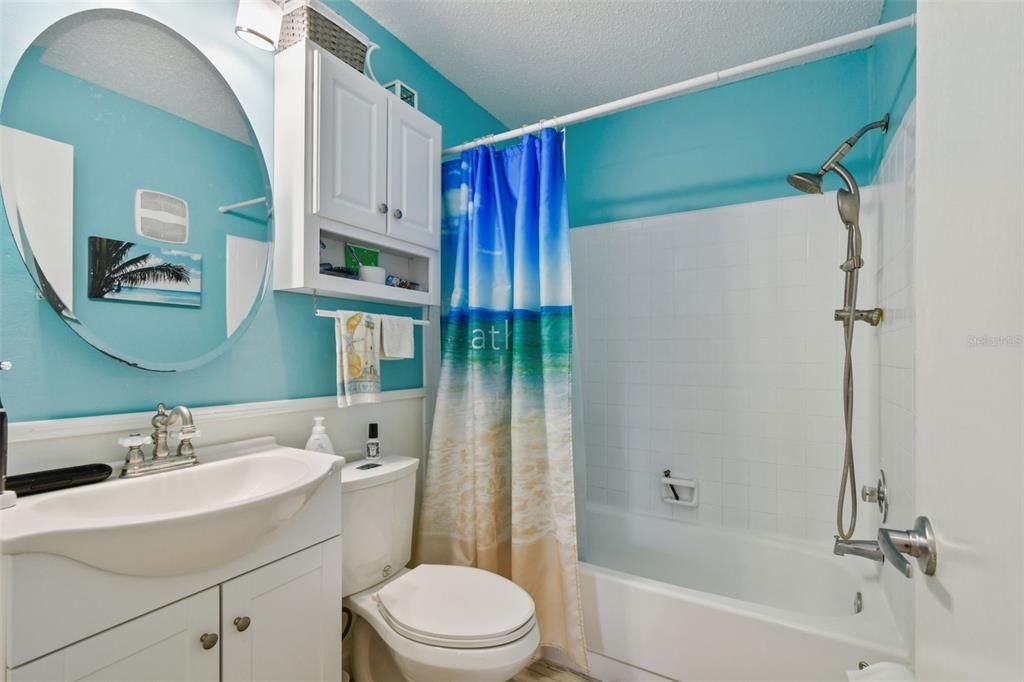 На продажу: $449,900 (3 спален, 2 ванн, 1214 Квадратных фут)