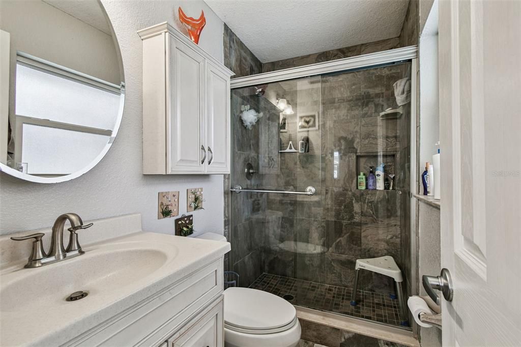 На продажу: $449,900 (3 спален, 2 ванн, 1214 Квадратных фут)