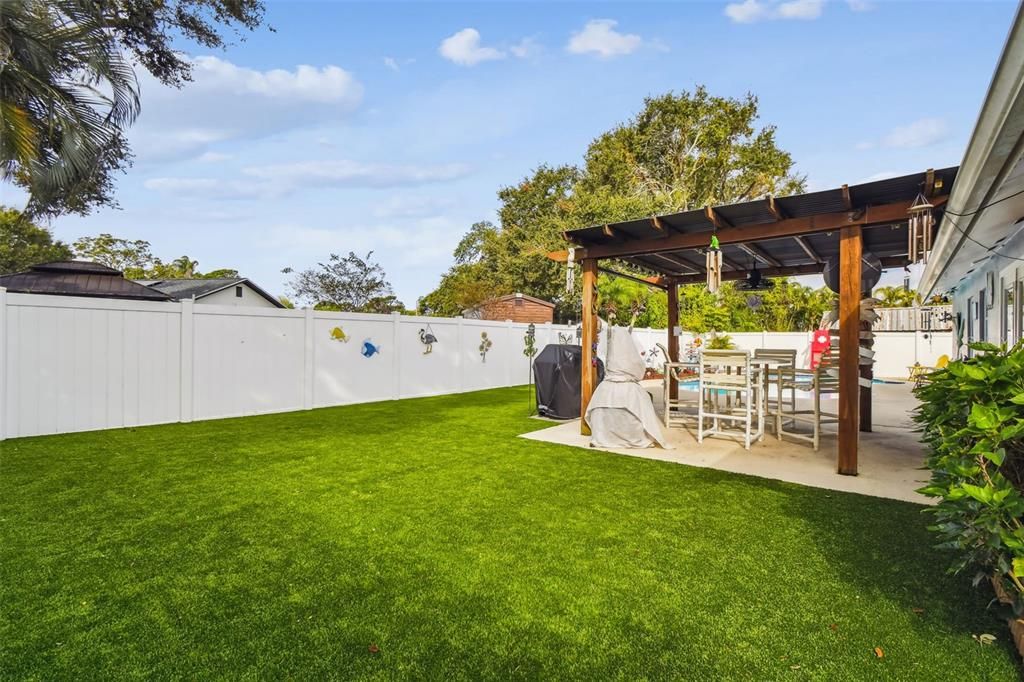 На продажу: $449,900 (3 спален, 2 ванн, 1214 Квадратных фут)