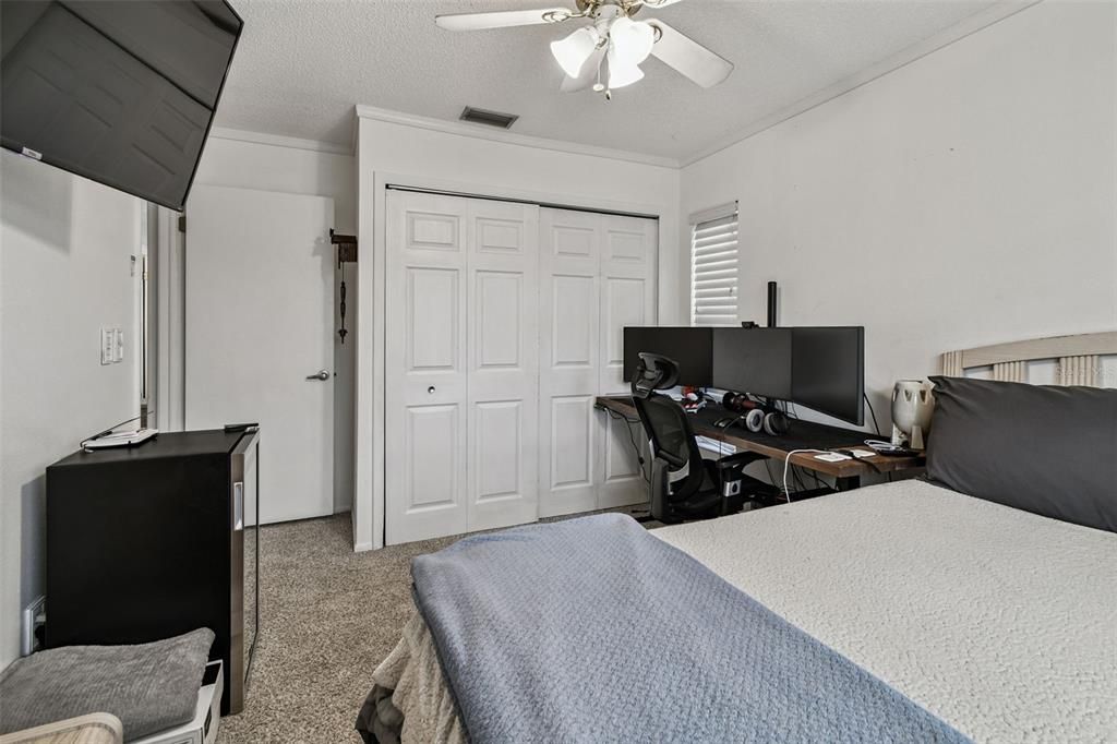 На продажу: $449,900 (3 спален, 2 ванн, 1214 Квадратных фут)