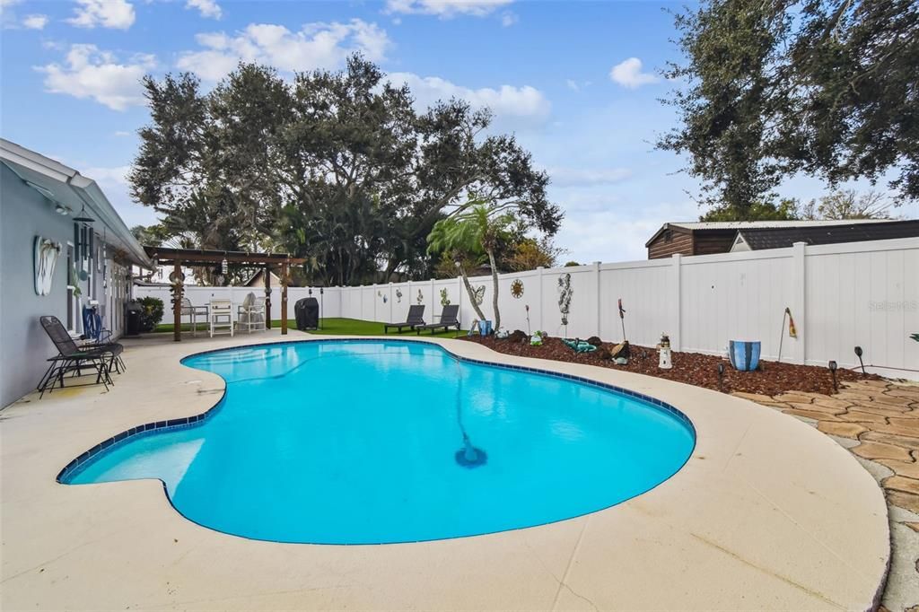 На продажу: $449,900 (3 спален, 2 ванн, 1214 Квадратных фут)