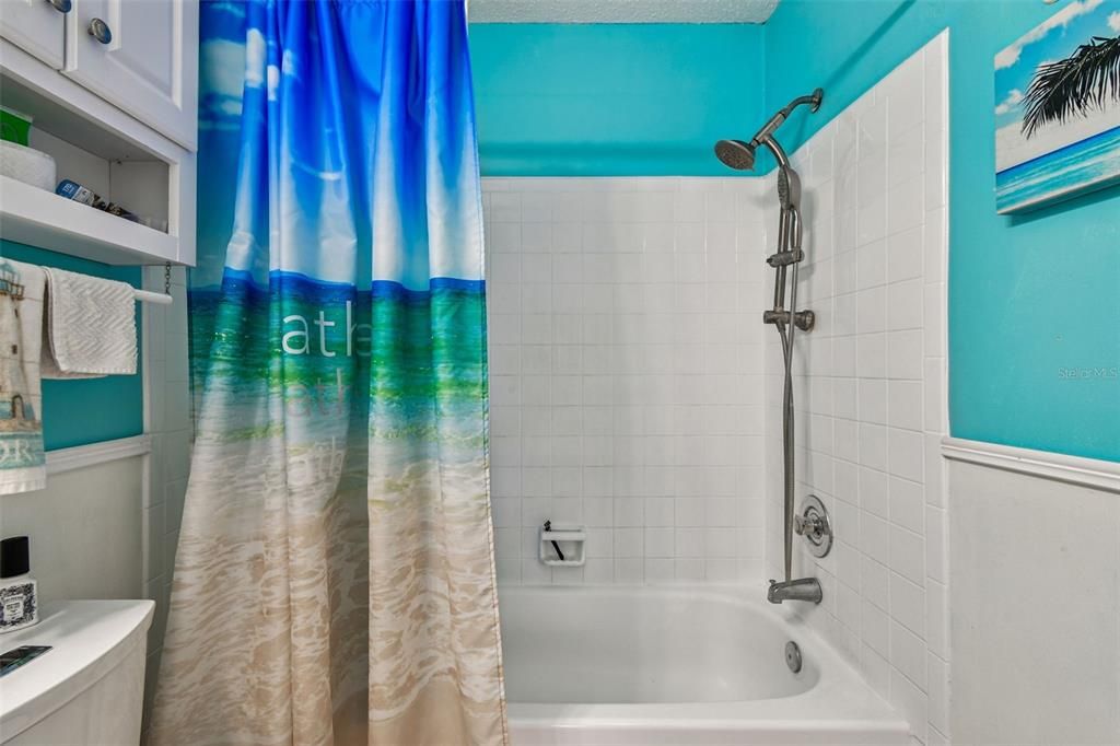 На продажу: $449,900 (3 спален, 2 ванн, 1214 Квадратных фут)