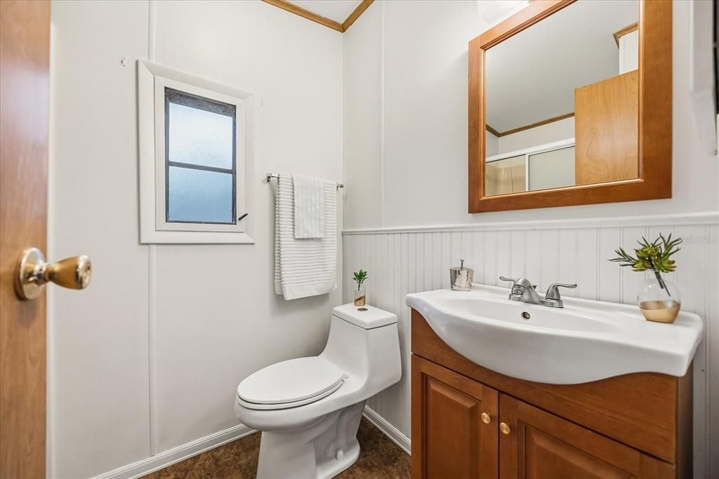 For Sale: $154,900 (2 beds, 2 baths, 1208 Square Feet)