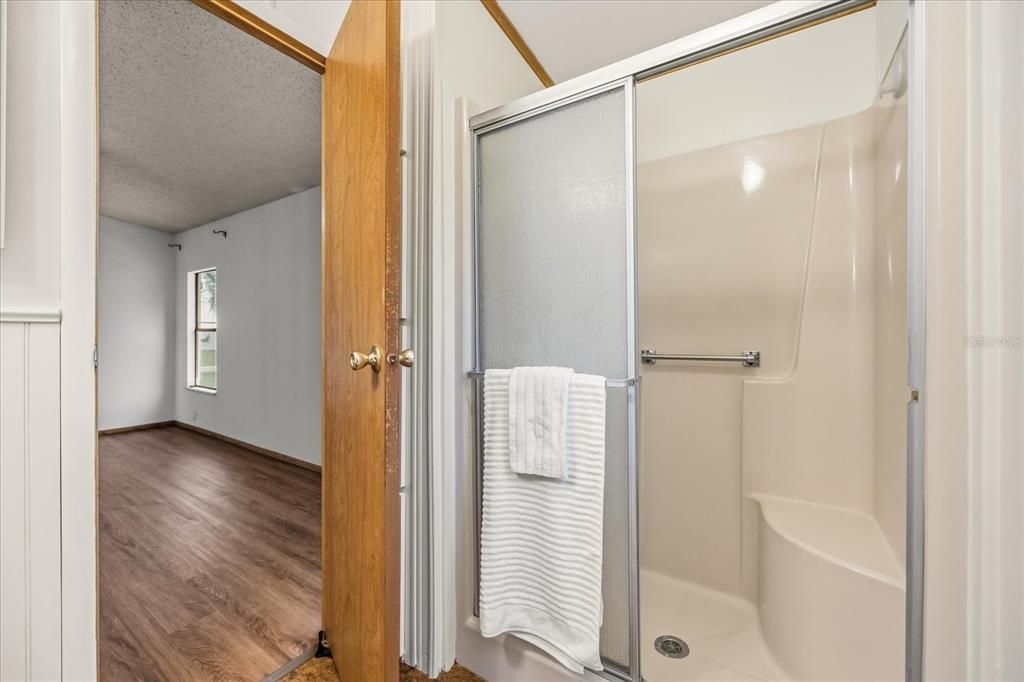 For Sale: $154,900 (2 beds, 2 baths, 1208 Square Feet)