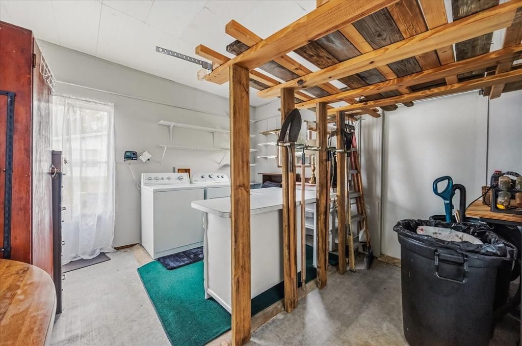 For Sale: $154,900 (2 beds, 2 baths, 1208 Square Feet)