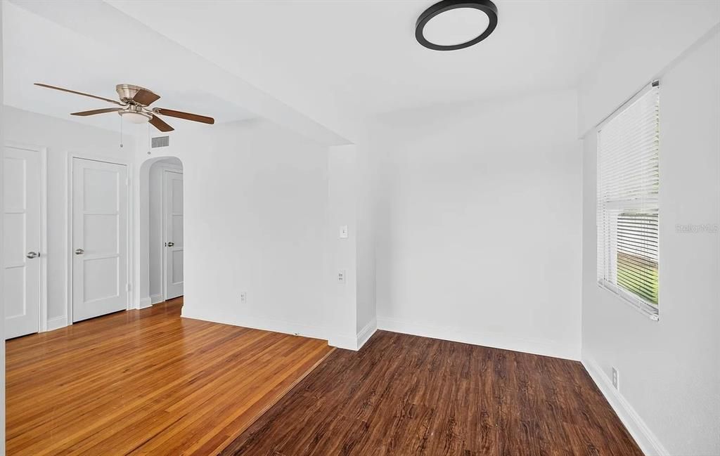 For Rent: $1,700 (1 beds, 1 baths, 1090 Square Feet)